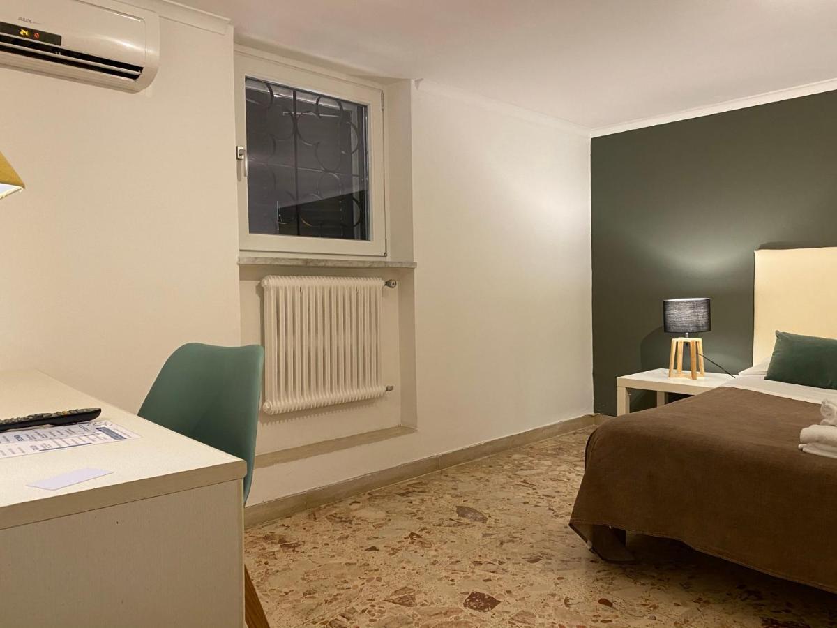 Charme Rooms Tarento Exterior foto