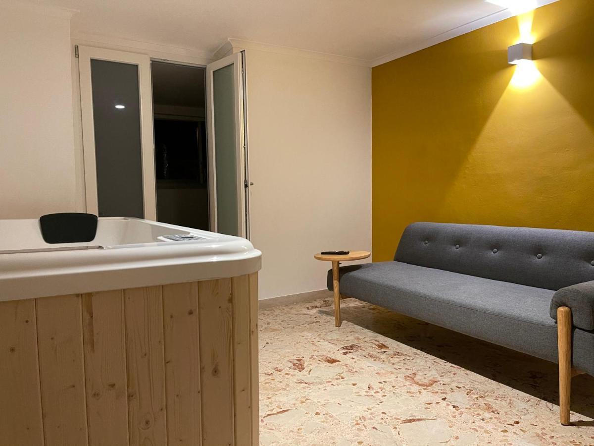 Charme Rooms Tarento Exterior foto