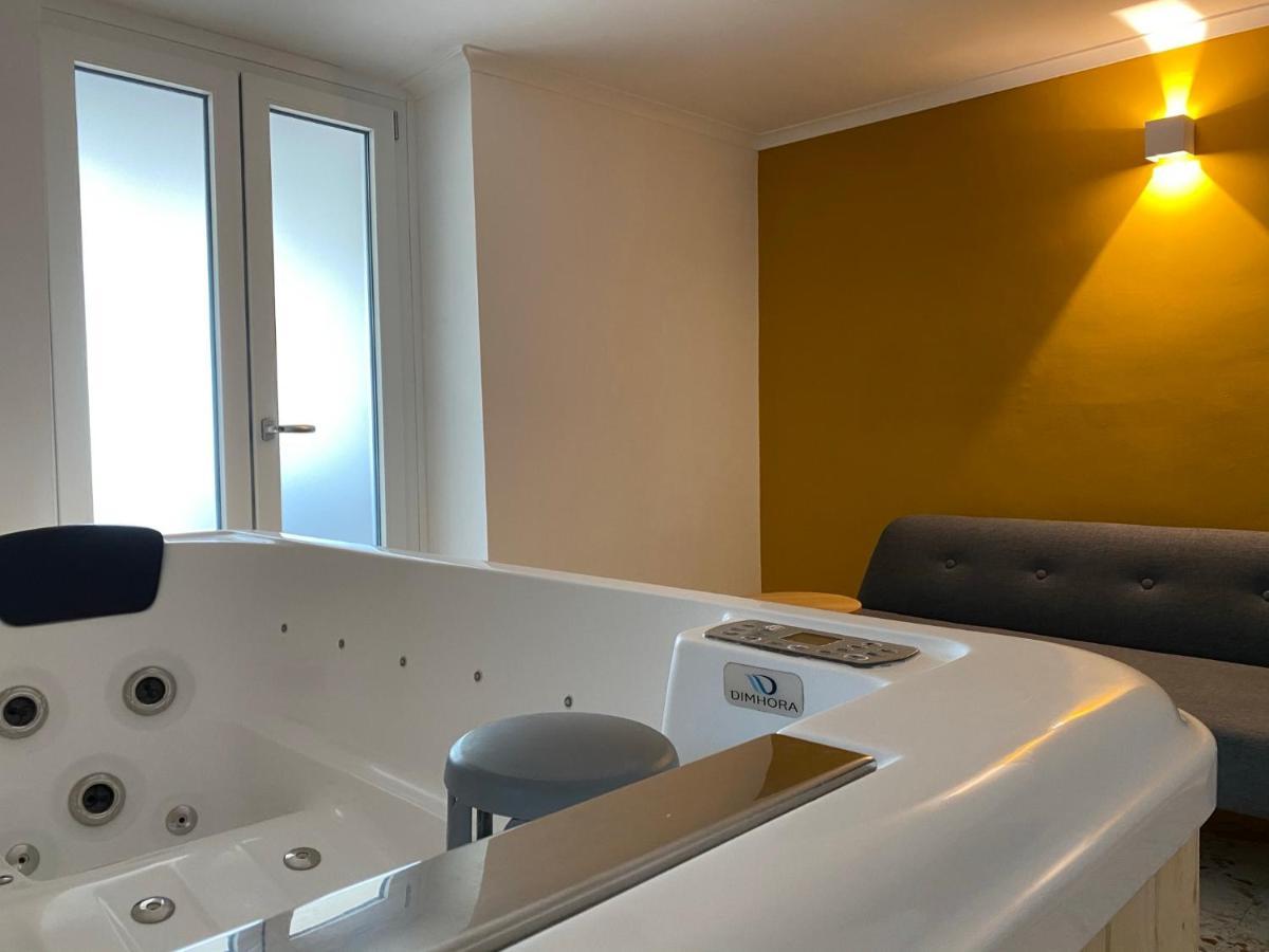 Charme Rooms Tarento Exterior foto