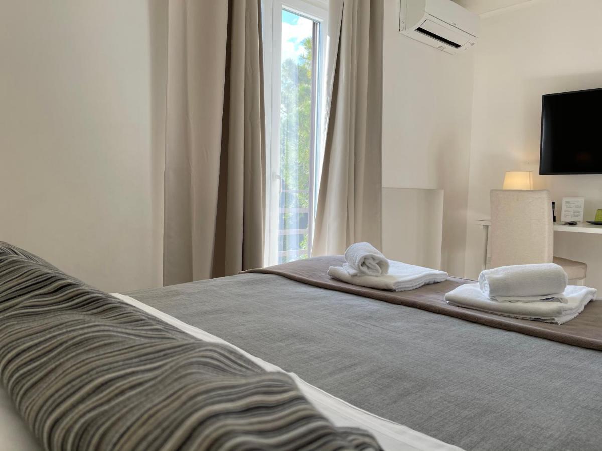 Charme Rooms Tarento Exterior foto