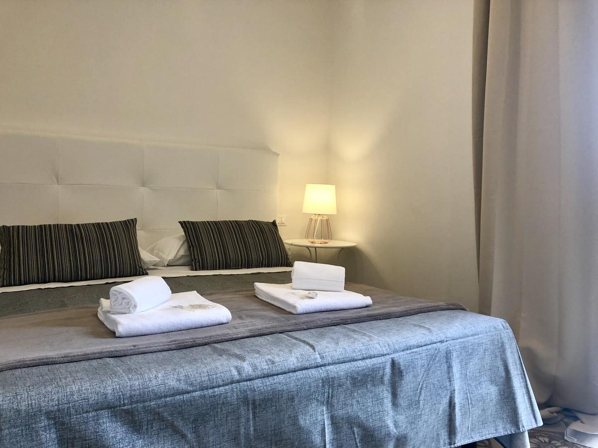 Charme Rooms Tarento Exterior foto